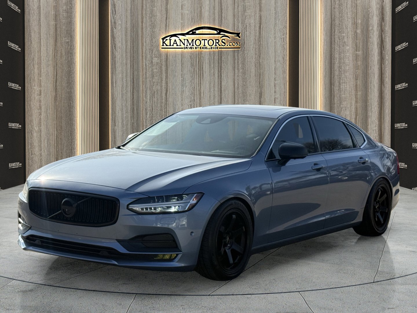Used 2018 Volvo S90 T5 Momentum w/ Convenience Package image 3