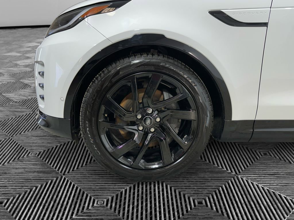 Used 2024 Land Rover Discovery Dynamic SE image 14