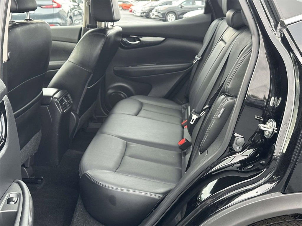 Used 2022 Nissan Rogue Sport SL image 9