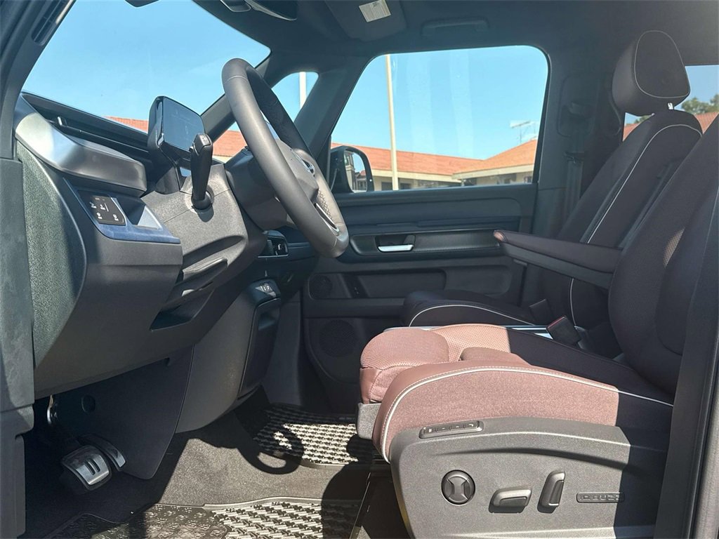 New 2025 Volkswagen ID. Buzz Pro S image 11