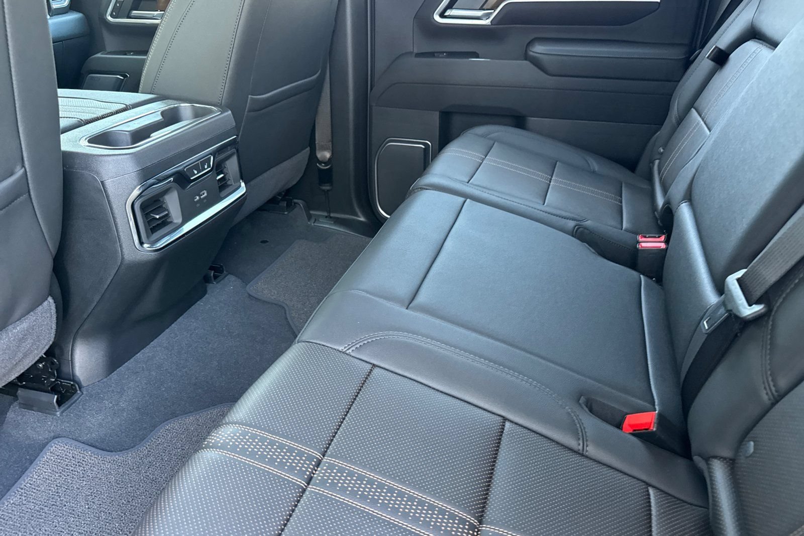 New 2026 Chevrolet Silverado 2500 High Country w/ Midnight Edition AWD/4WD image 11