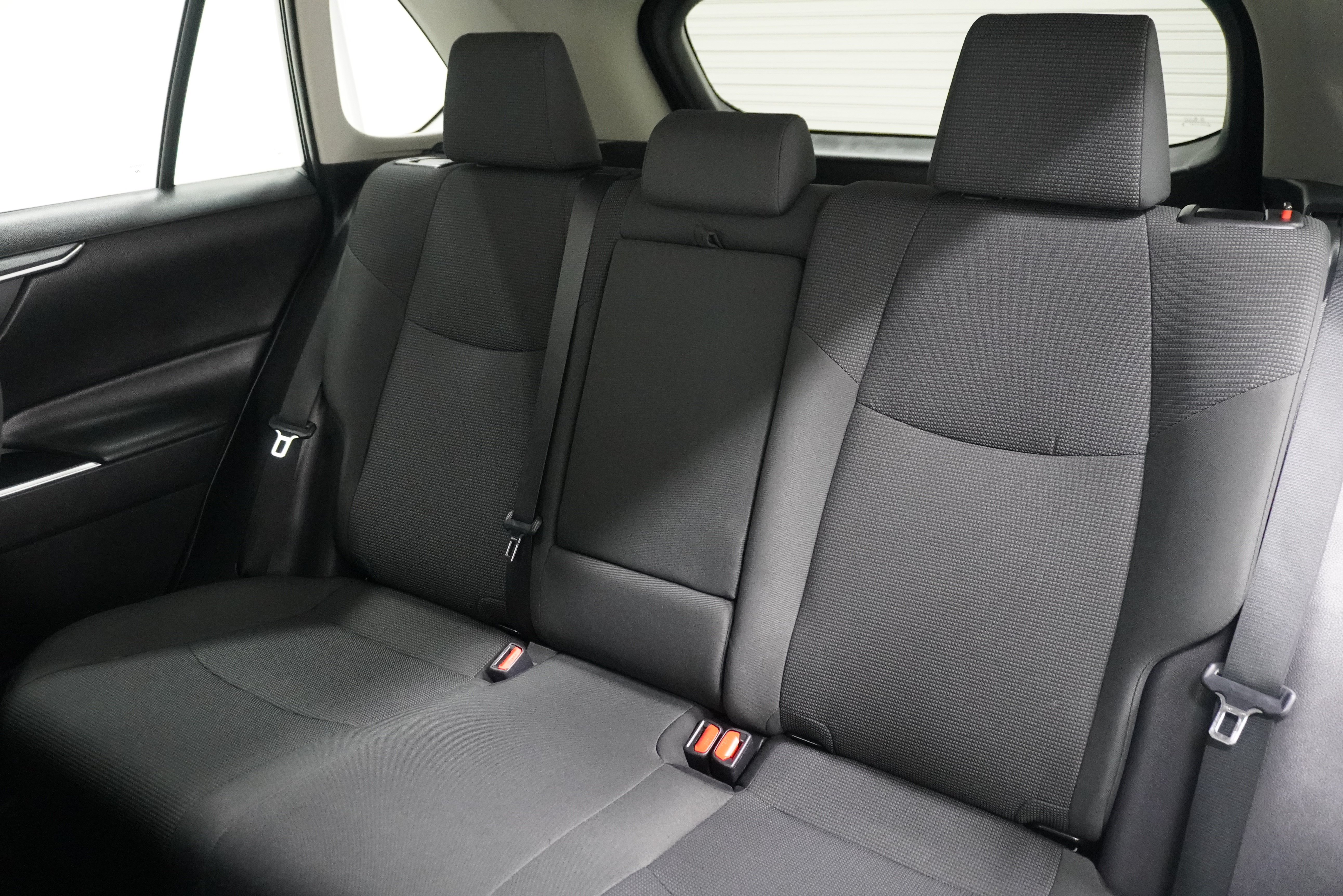 Used 2021 Toyota RAV4 LE FWD image 13