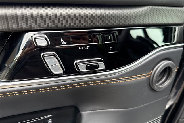 Used 2025 Jeep Grand Wagoneer L Series III w/ Rear Seat Video Group 1 image 19