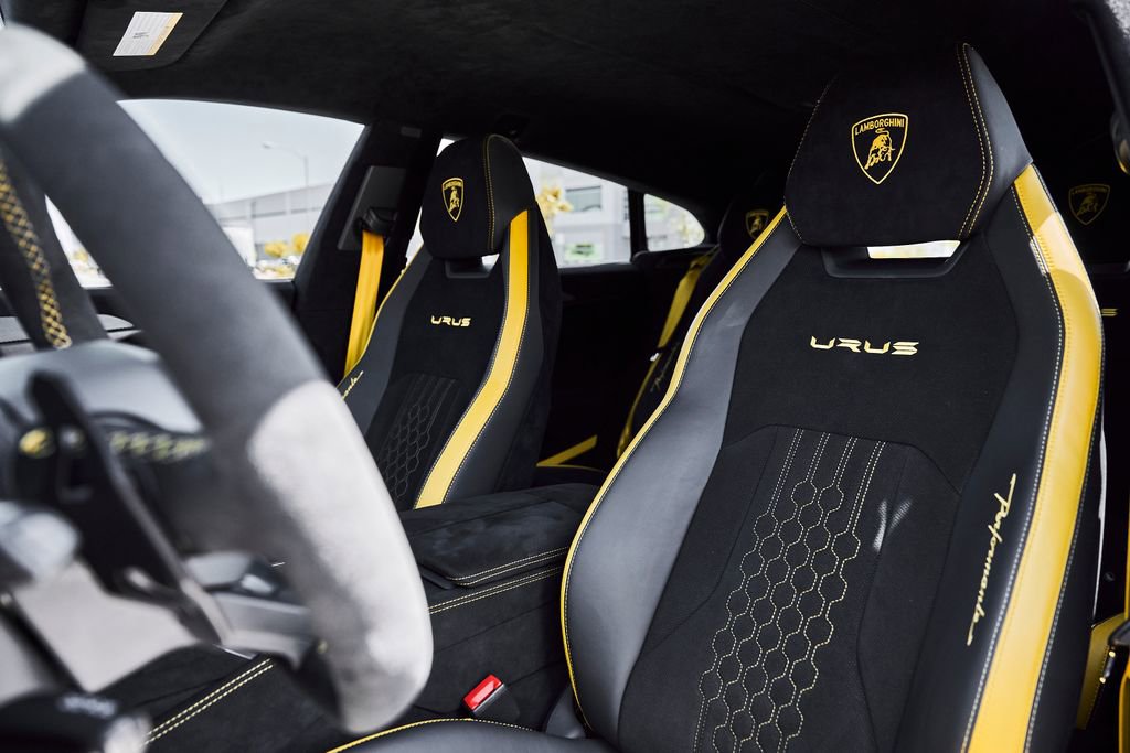 Used 2024 Lamborghini Urus Performante AWD/4WD image 56