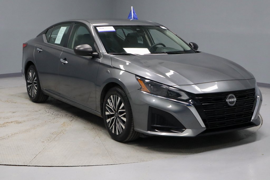 Certified 2024 Nissan Altima 2.5 SV image 1