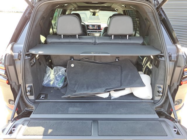 Used 2023 BMW ALPINA XB7 image 9