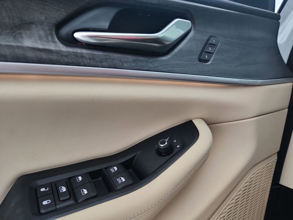 New 2025 Jeep Grand Cherokee Limited image 21