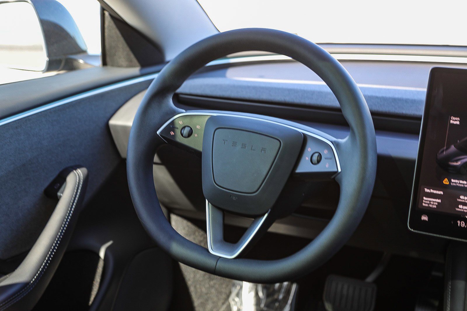 Used 2025 Tesla Model 3 Long Range image 15