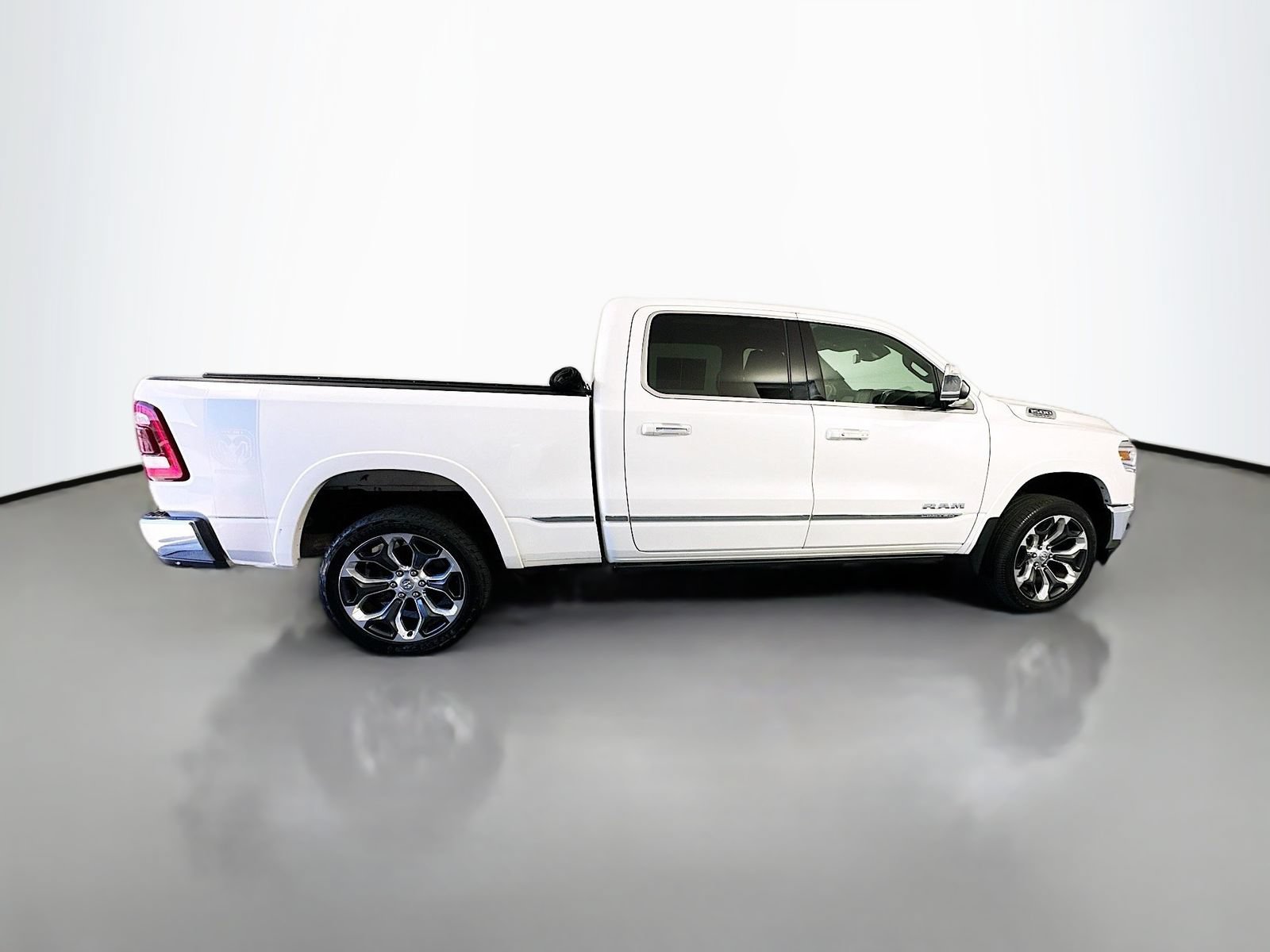 Used 2019 RAM 1500 Limited AWD/4WD image 8