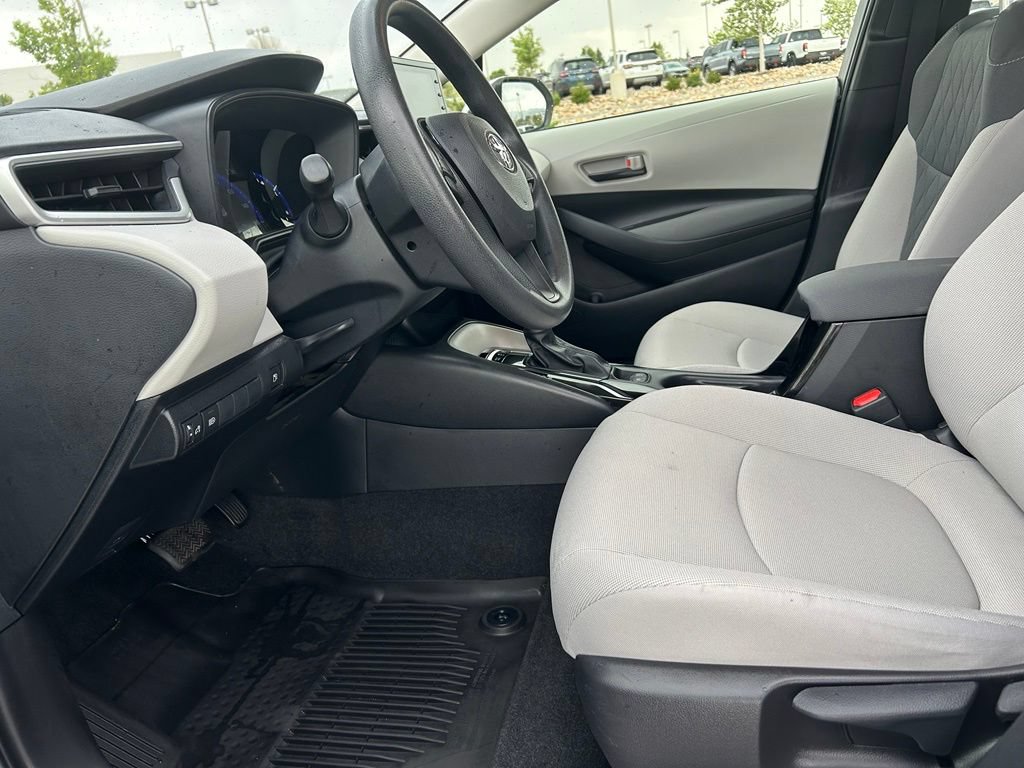 Used 2022 Toyota Corolla LE FWD image 23