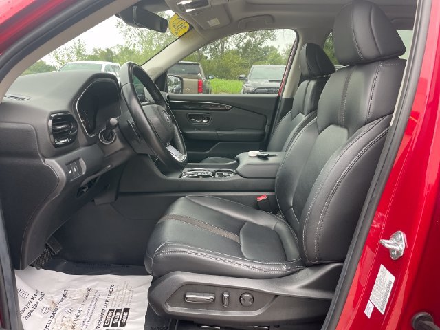 Used 2025 Honda Pilot Touring image 19