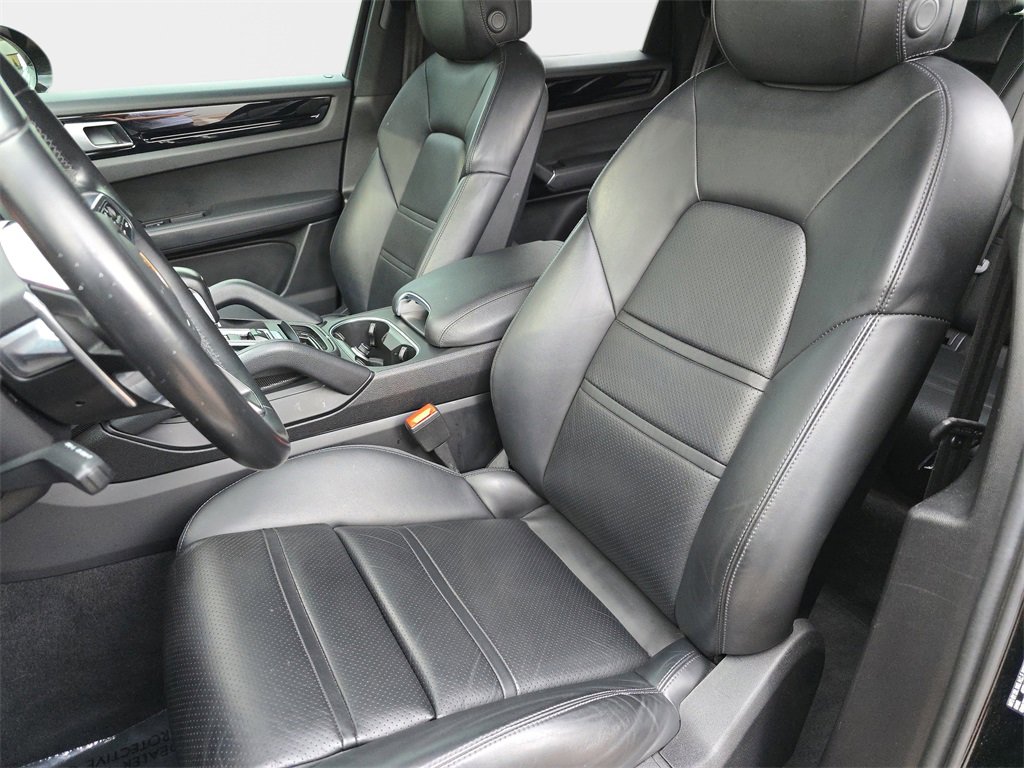 Used 2022 Porsche Cayenne image 19