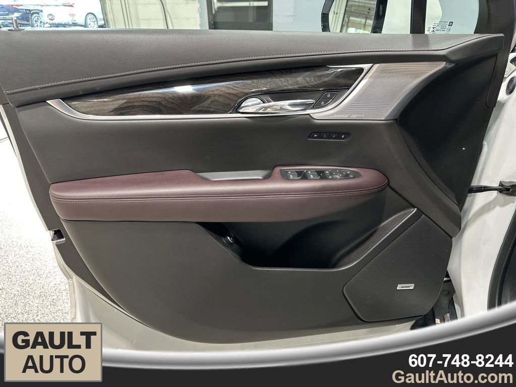 Used 2022 Cadillac XT6 Premium Luxury image 14