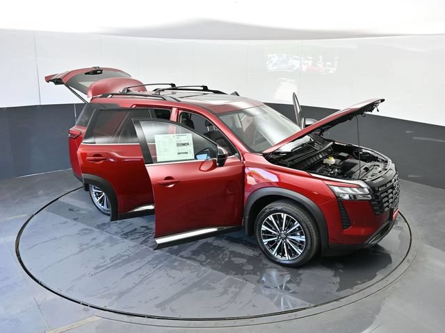 Used 2026 Nissan Pathfinder Platinum FWD image 70