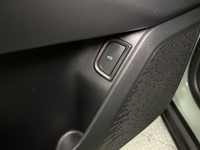 Used 2025 Chevrolet Equinox ACTIV w/ Safety and Technology Package image 49