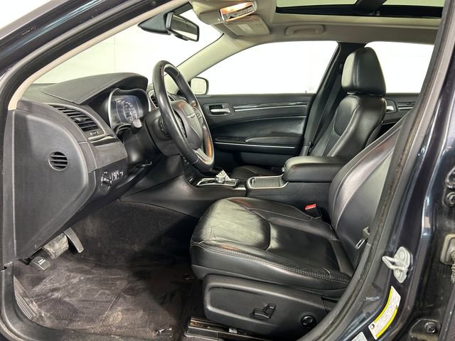 Used 2017 Chrysler 300 Limited w/ Value Package image 11