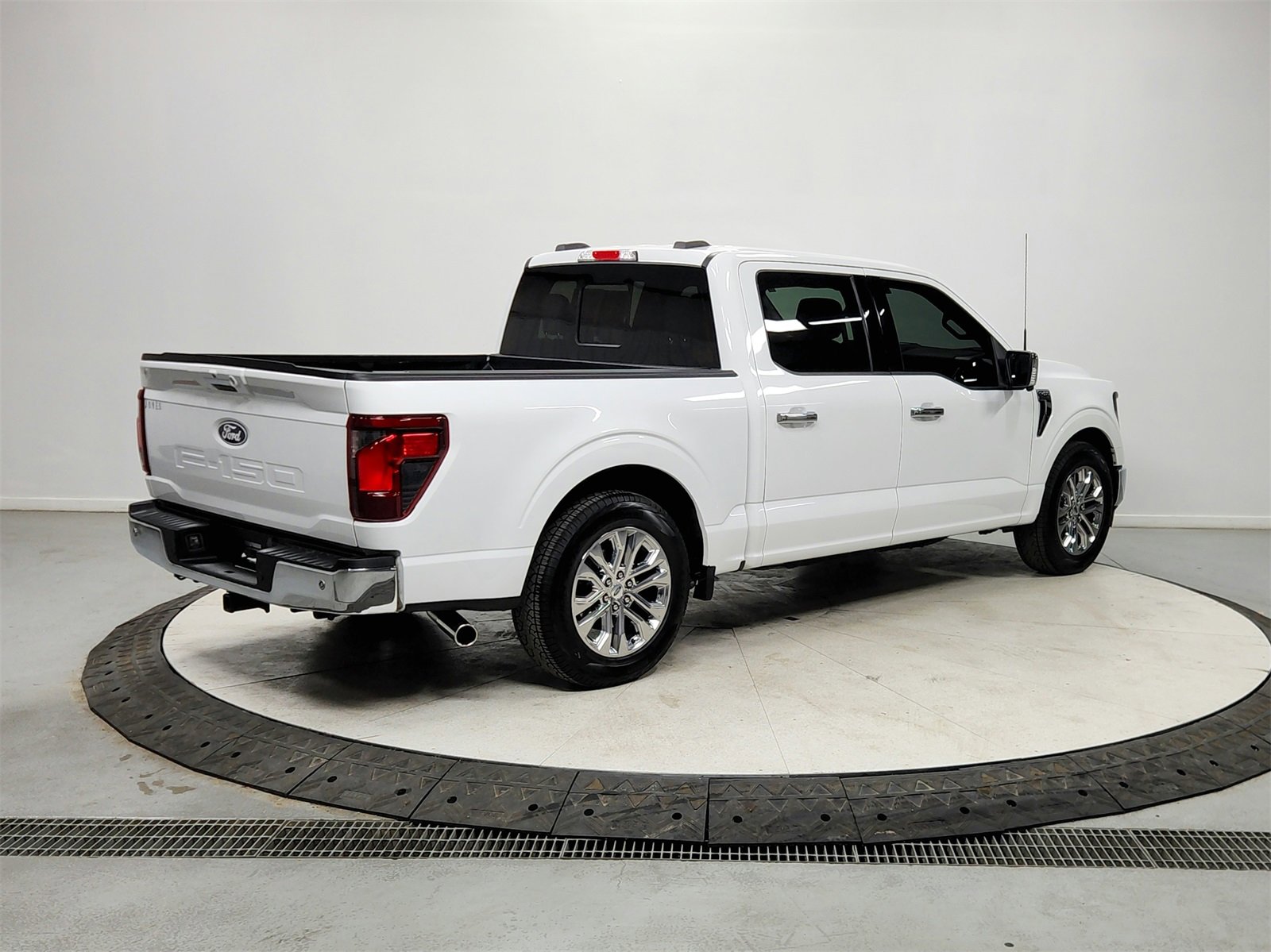 Used 2024 Ford F150 XLT w/ Equipment Group 302A MID image 7