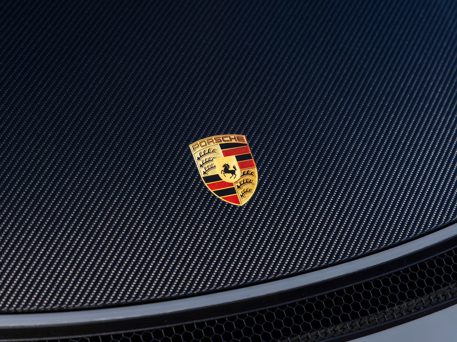Certified 2025 Porsche 718 Cayman GT4 RS RWD image 18