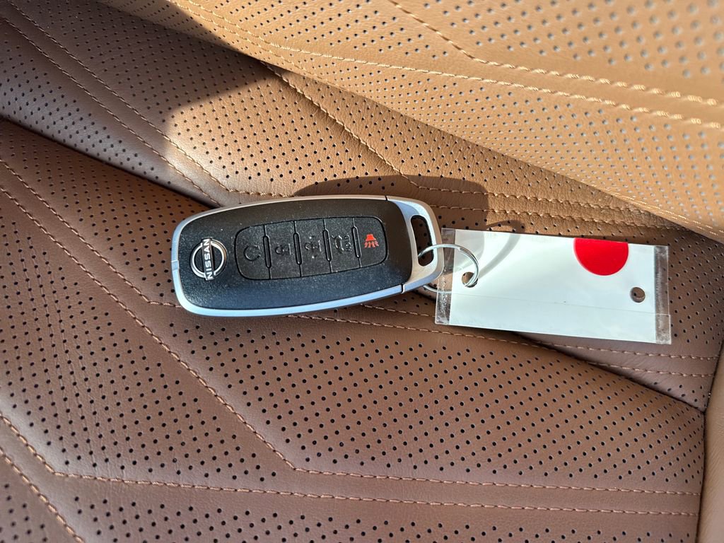 Used 2025 Nissan Pathfinder Platinum image 35