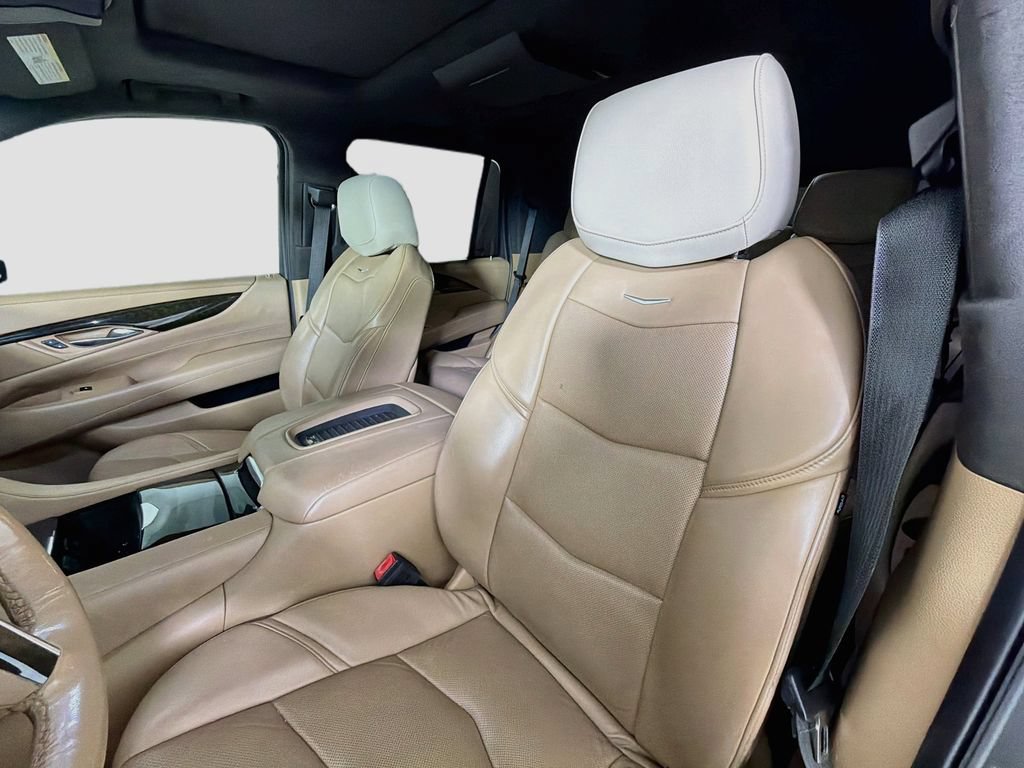 Used 2019 Cadillac Escalade Platinum AWD/4WD image 12