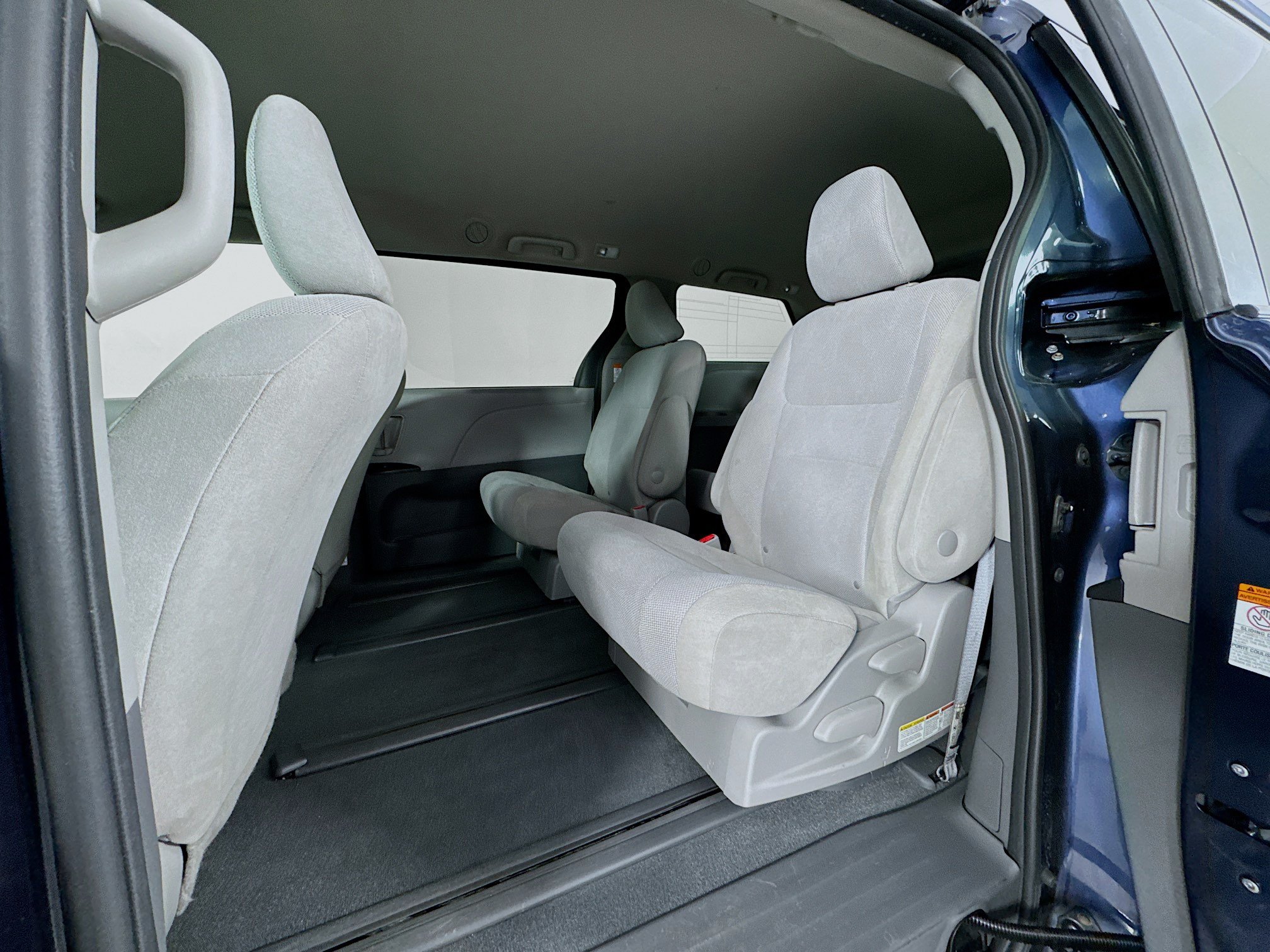 Certified 2020 Toyota Sienna L FWD image 22