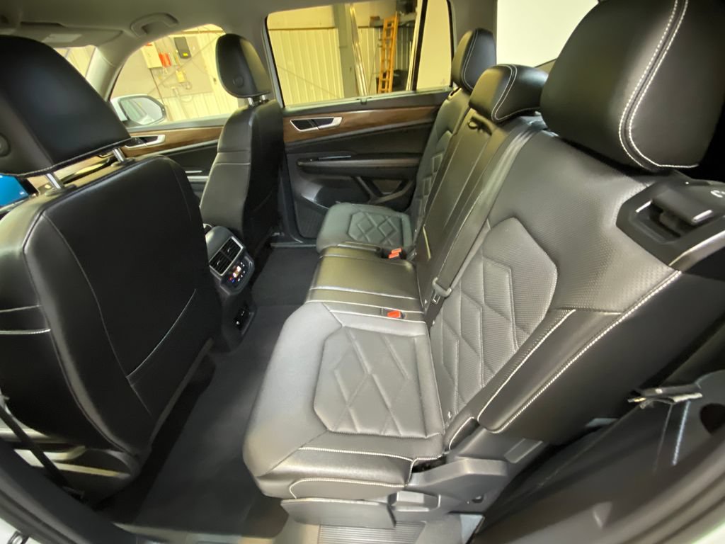 Used 2025 Volkswagen Atlas SE FWD image 23