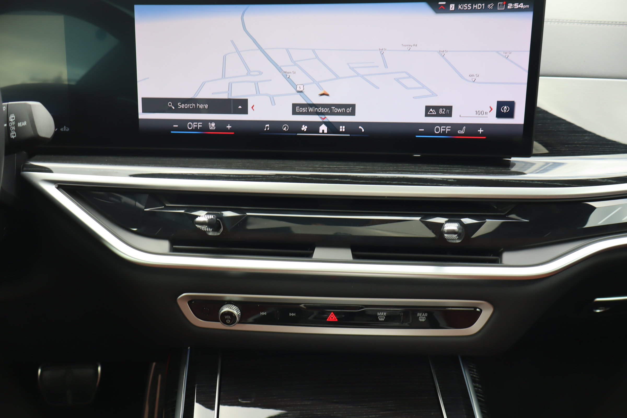 Used 2025 BMW X7 M60i AWD/4WD image 19
