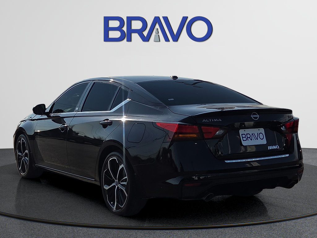 Used 2023 Nissan Altima 2.5 SR FWD image 3
