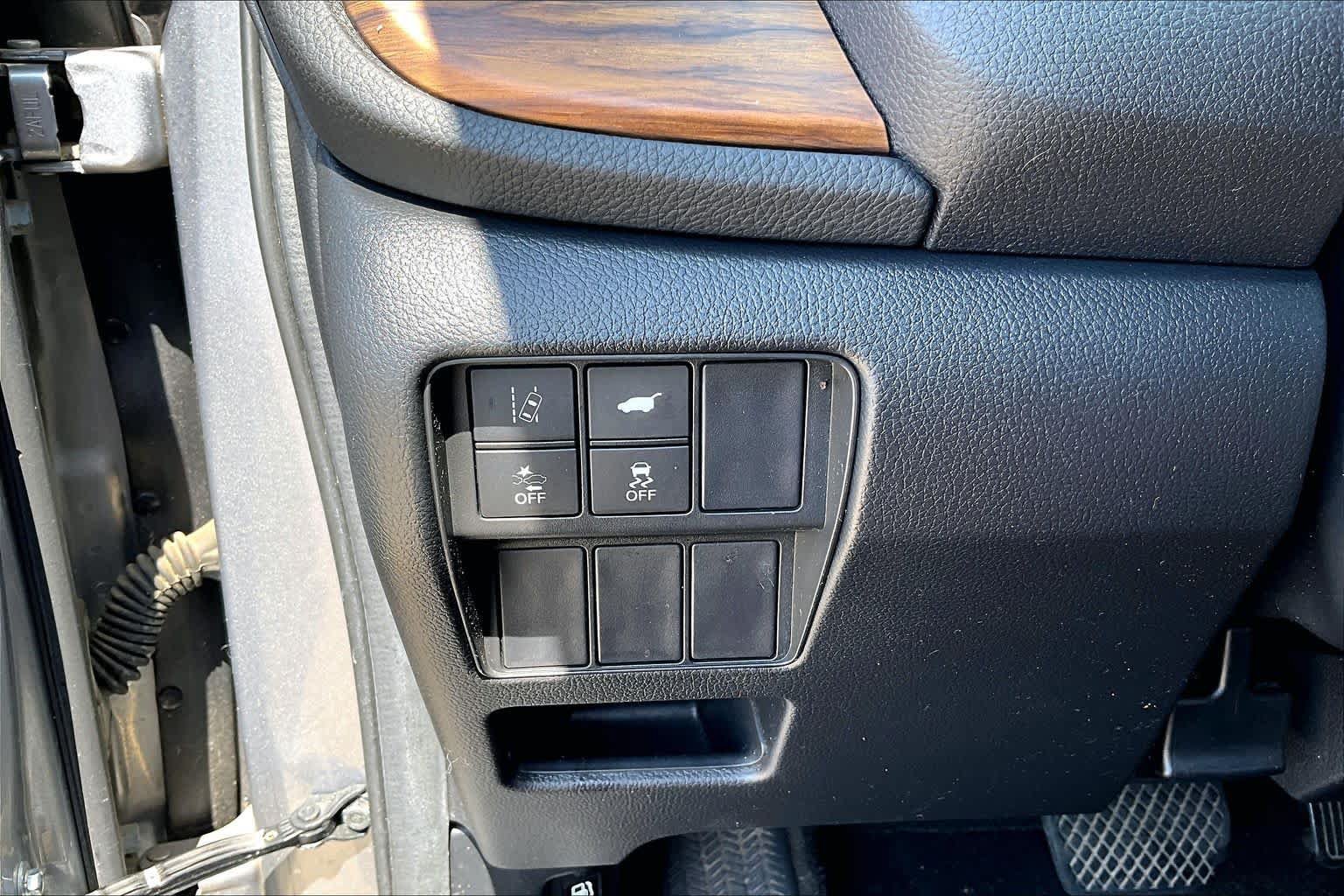 Used 2017 Honda CR-V Touring image 33