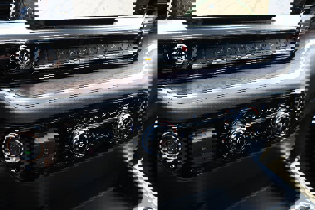 New 2026 GMC Sierra 1500 SLT w/ SLT Premium Package image 13