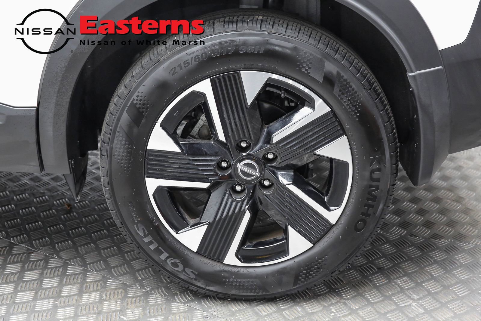 Used 2025 Nissan Kicks SV image 8