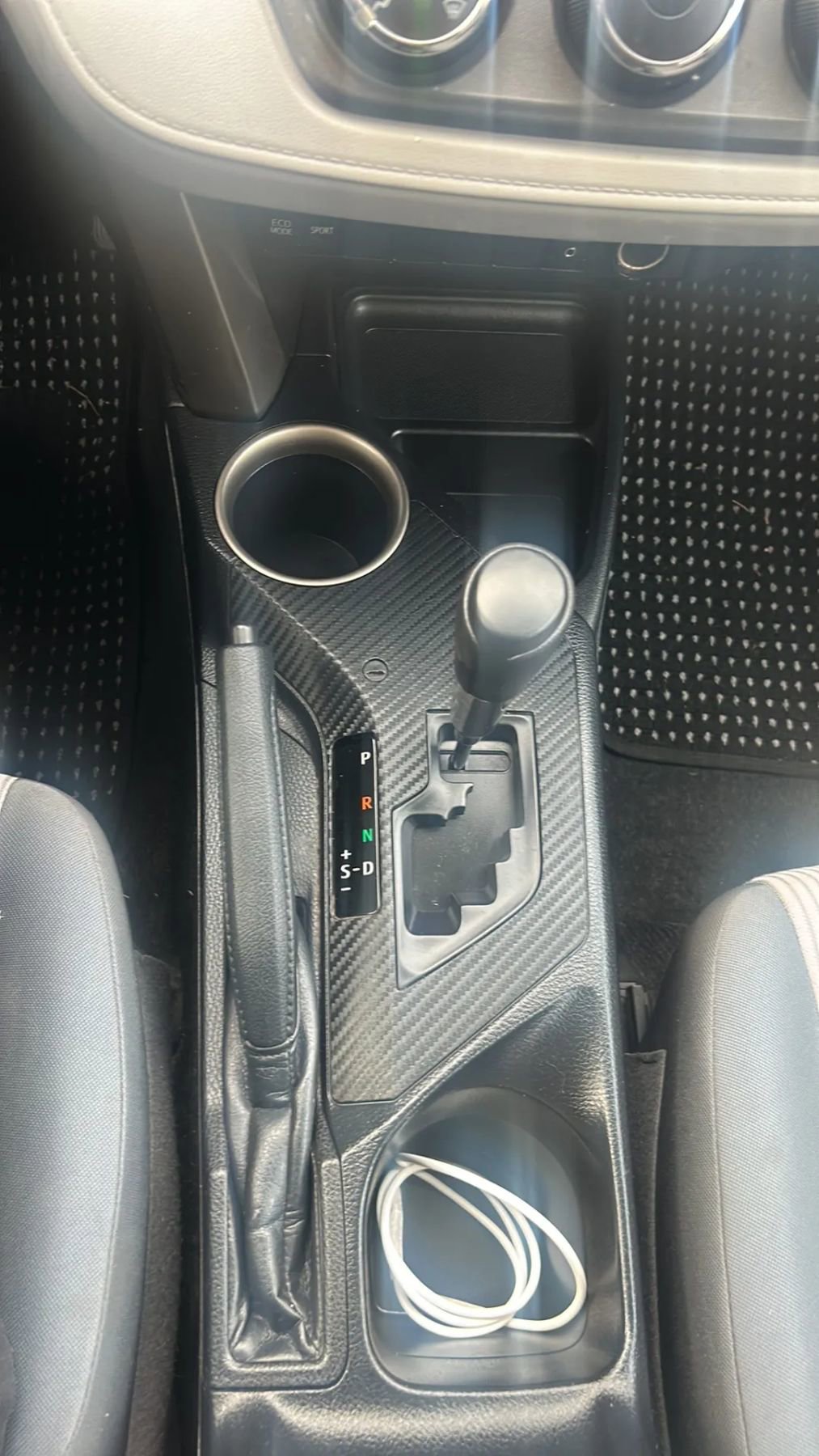 Used 2015 Toyota RAV4 LE image 30