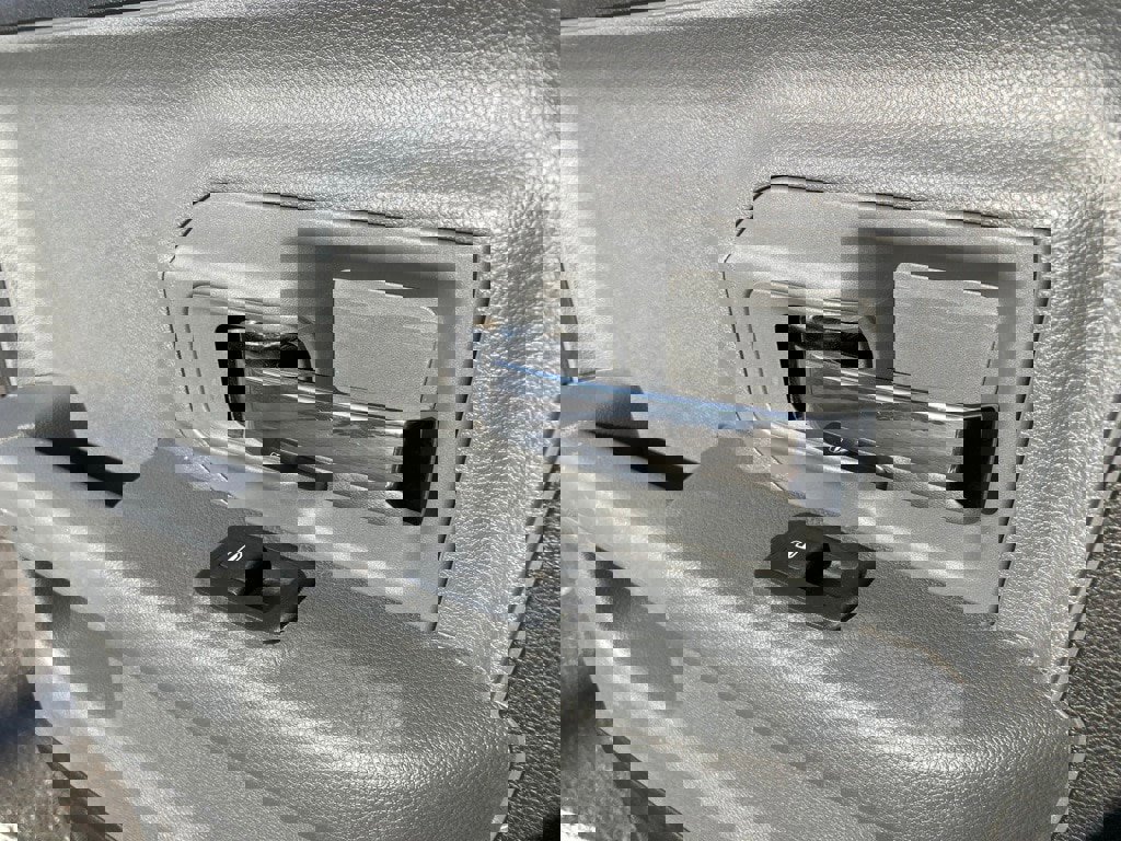 Used 2024 RAM 1500 Classic SLT image 11