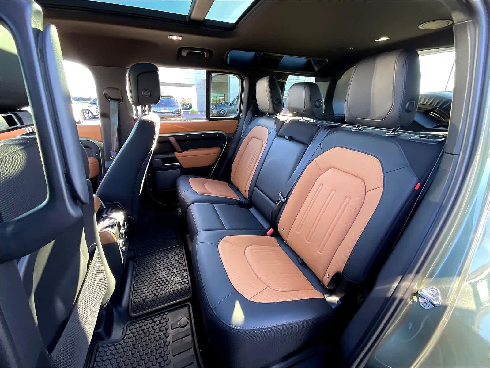 Used 2024 Land Rover Defender 110 X image 28