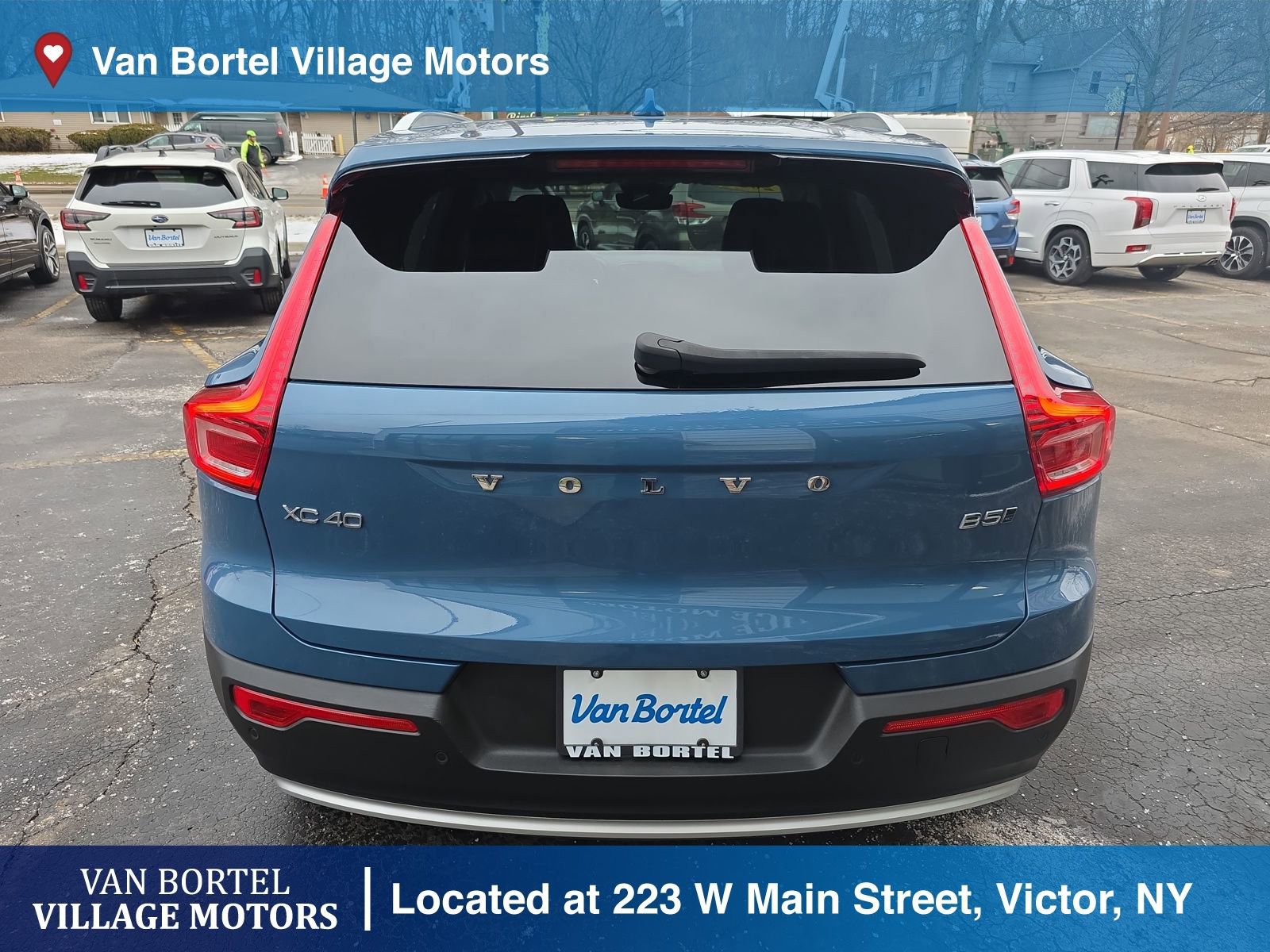 Used 2023 Volvo XC40 B5 Ultimate image 6