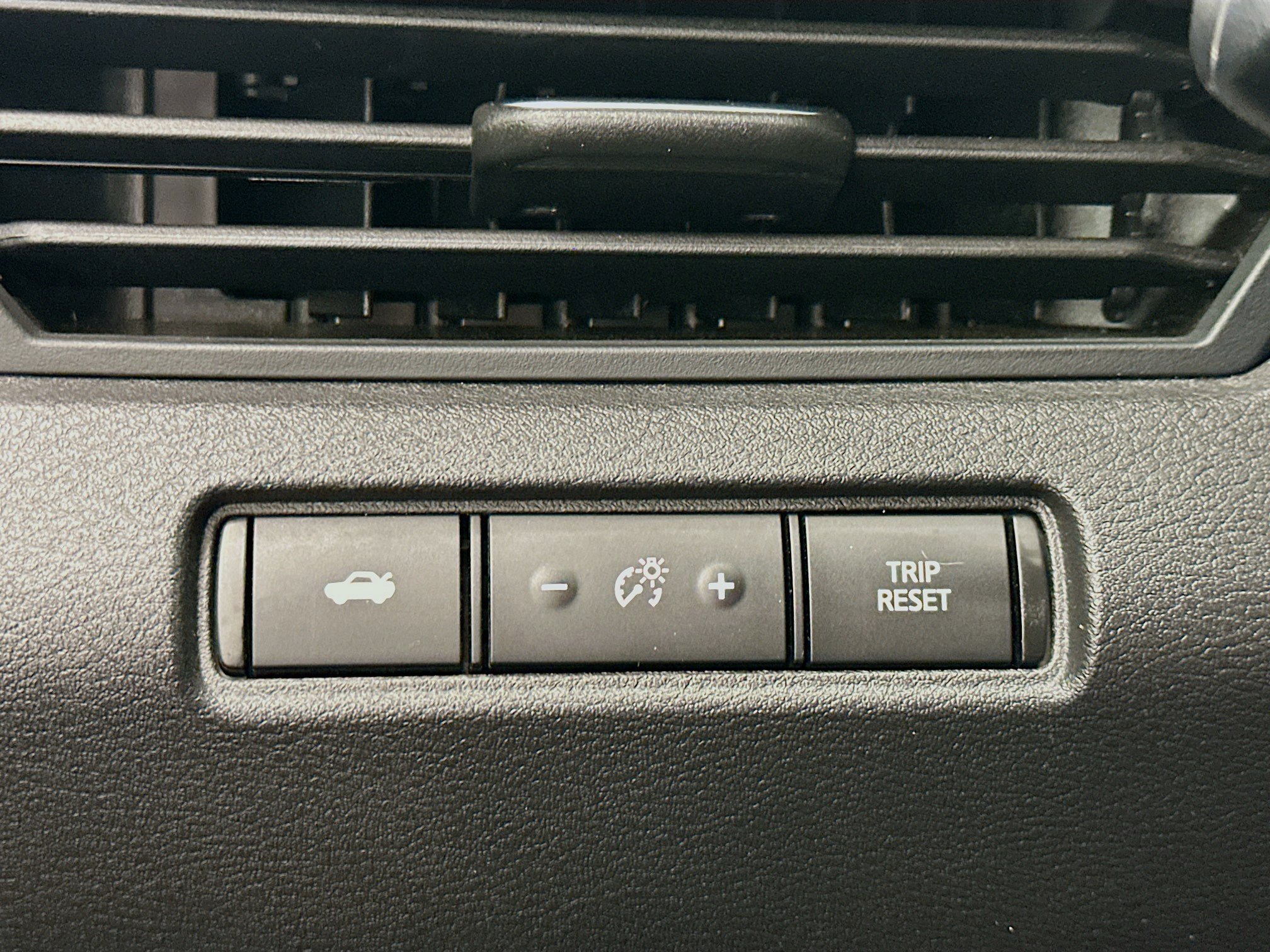 Used 2025 Nissan Altima 2.5 SV FWD image 17