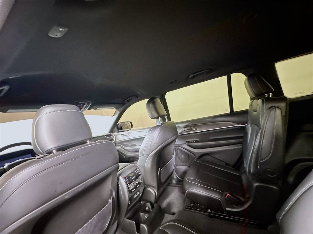 Used 2025 Jeep Grand Cherokee L Limited w/ Black Appearance Package image 13