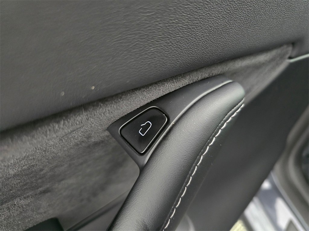 Used 2021 Tesla Model Y Long Range image 26