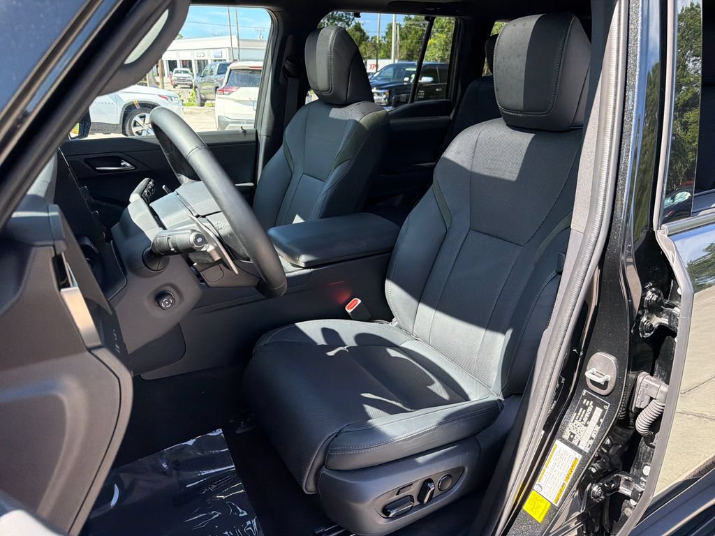 Used 2025 Lexus GX 550 AWD/4WD image 35