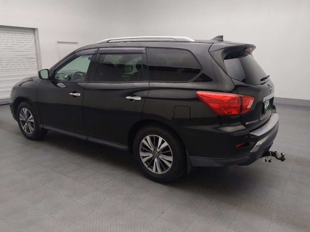 Used 2020 Nissan Pathfinder S image 3