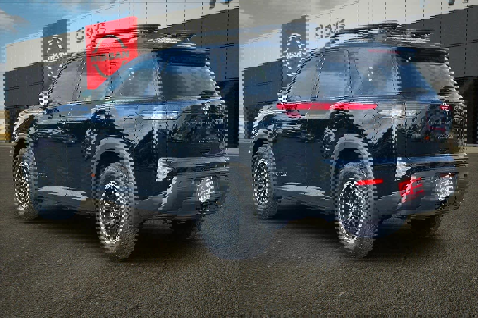 New 2025 Nissan Pathfinder Rock Creek image 7