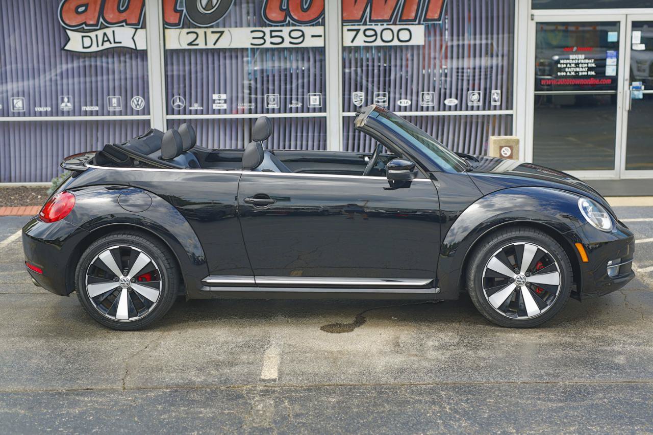 Used 2013 Volkswagen Beetle 2.0T FWD image 21