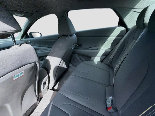 Certified 2026 Hyundai Elantra Sport FWD image 21