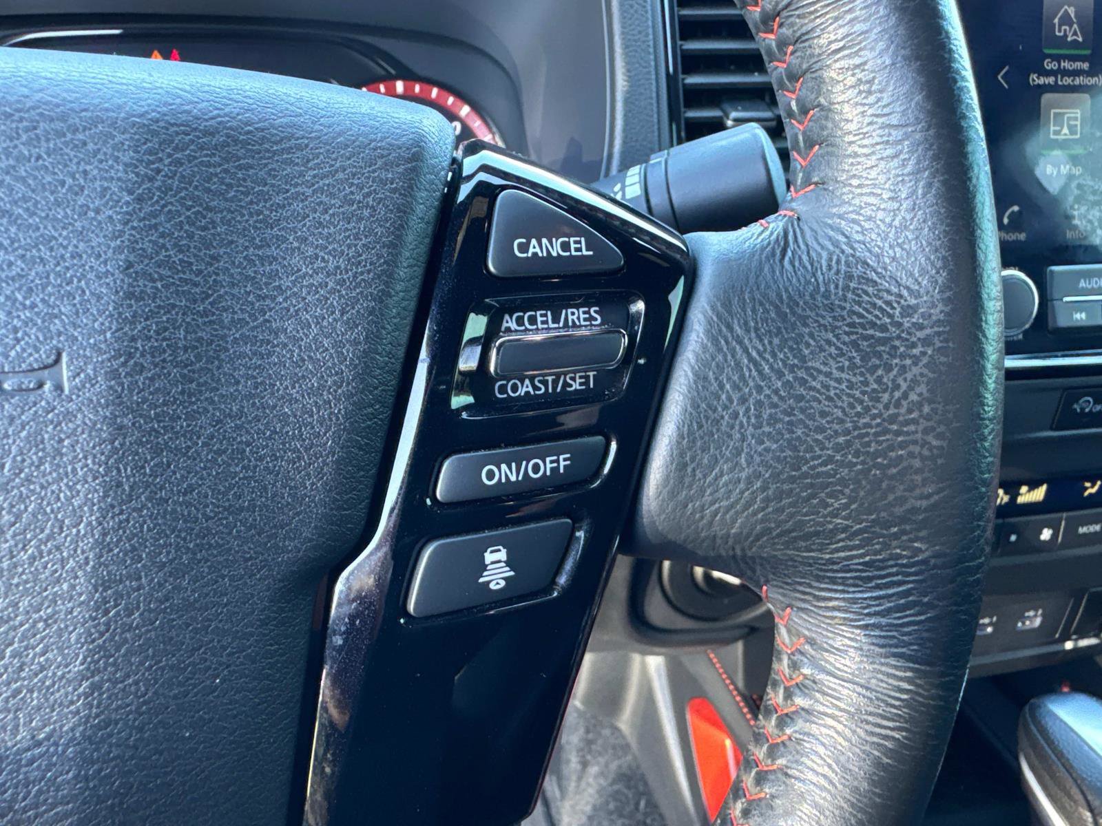 Used 2023 Nissan Frontier PRO-4X w/ Technology Package image 32