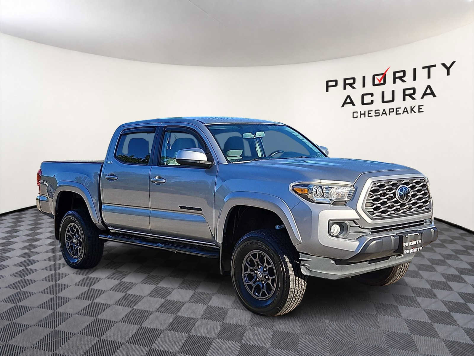 Used 2017 Toyota Tacoma SR5 w/ Tow Package AWD/4WD image 3