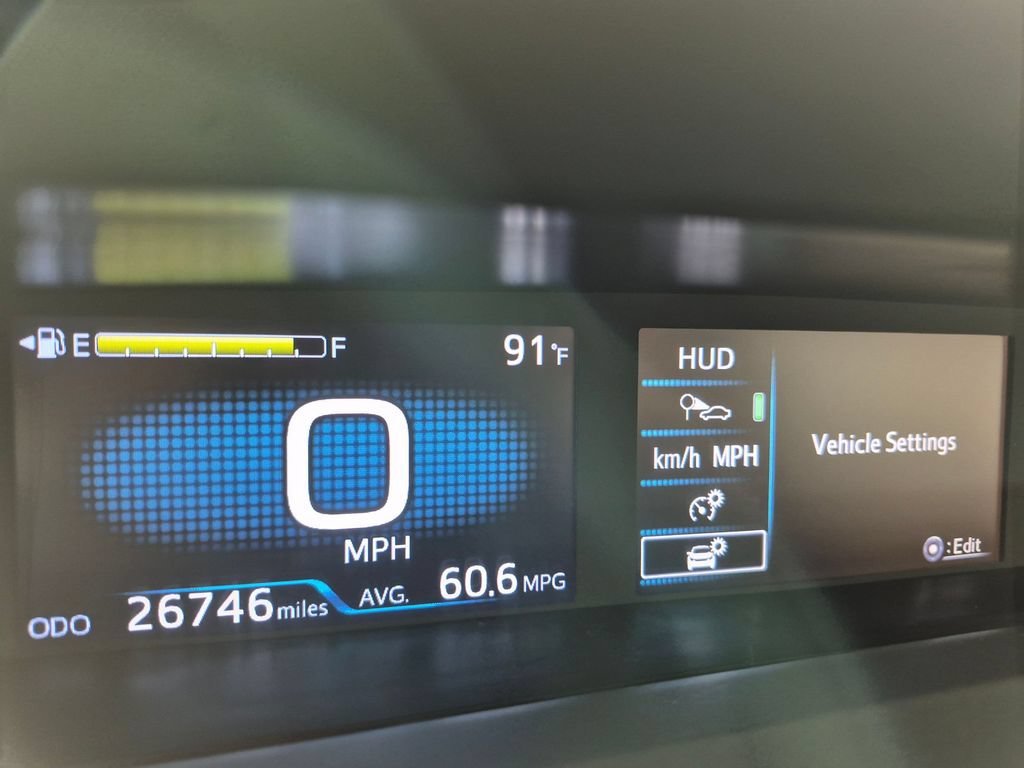 Used 2022 Toyota Prius Limited w/ Premium Convenience Package FWD image 16