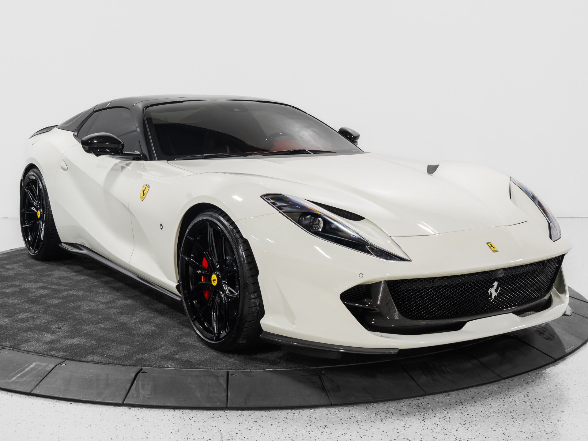 Used 2023 Ferrari 812 GTS RWD image 26