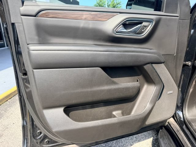 Used 2022 Chevrolet Suburban LT w/ Luxury Package AWD/4WD image 10