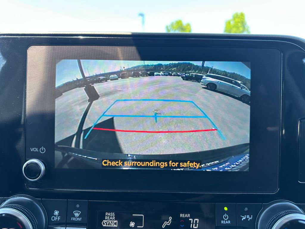 Used 2023 Toyota Highlander LE AWD/4WD image 18