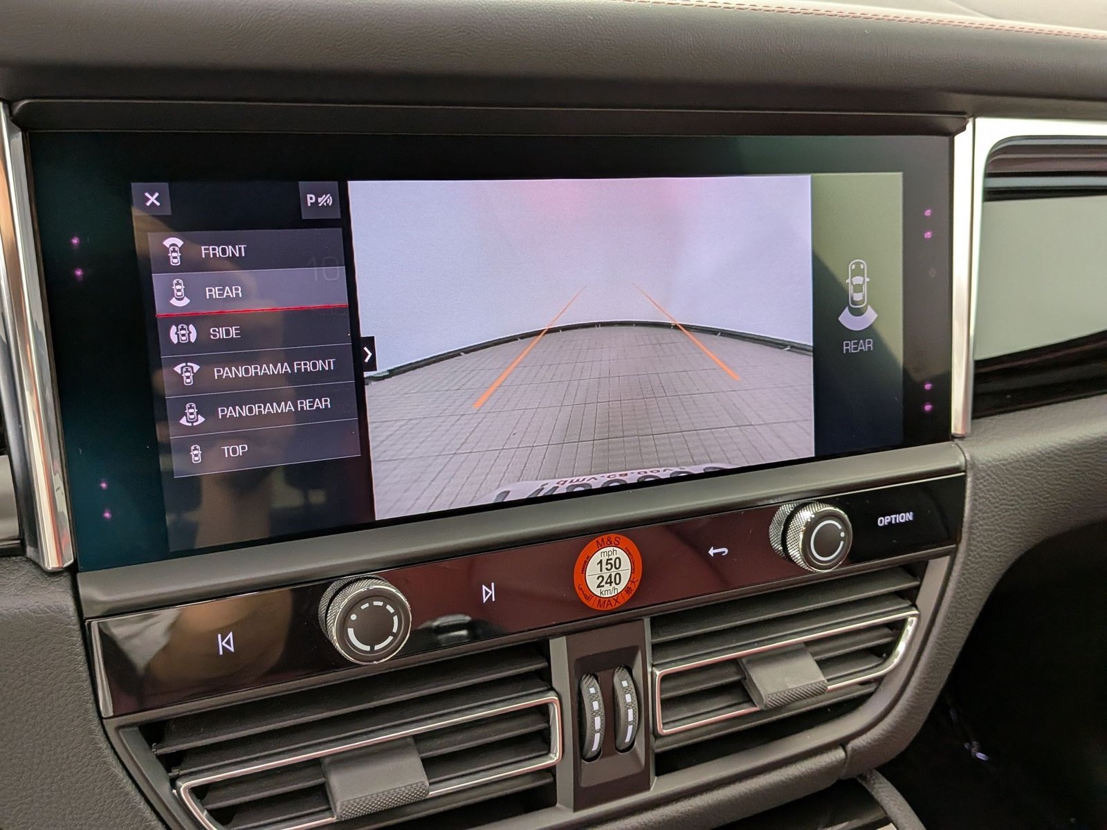 Certified 2025 Porsche Macan S AWD/4WD image 19